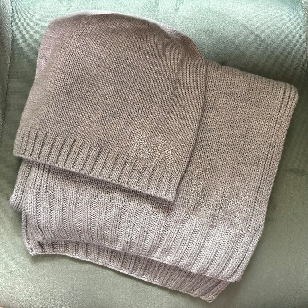 NWOT Michael Kors Light Grey Scarf and Hat With MK Sequin Logo